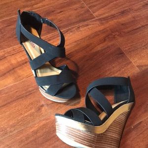 Black Wedges